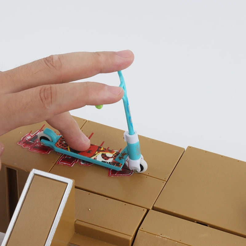 Mini Alloy Finger Scooter Model Interactive Finger Toy Novelty Sensory Activity Finger Scooter Skateboard for Kids