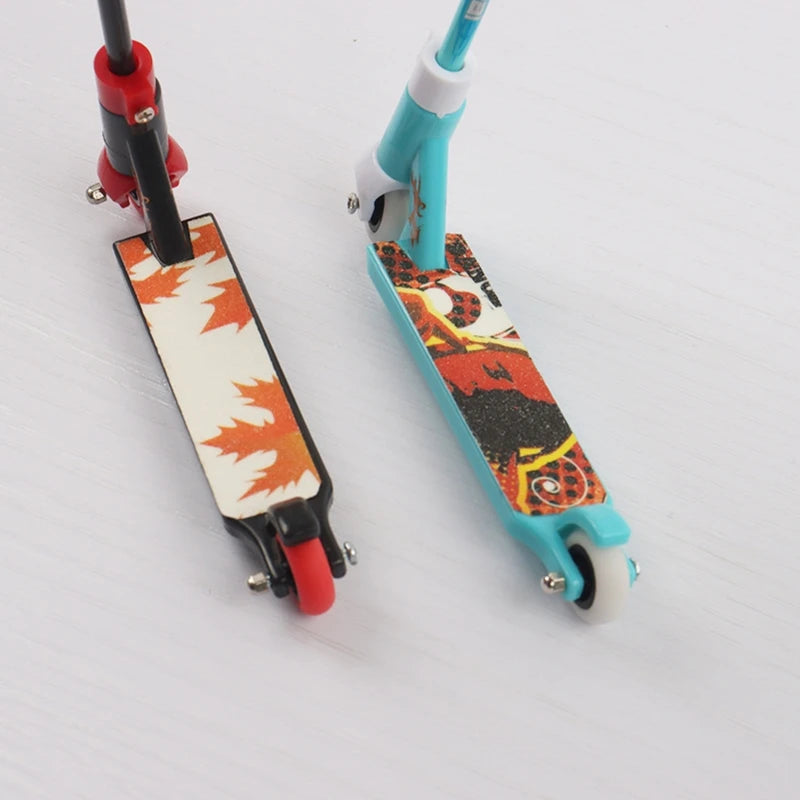 Mini Alloy Finger Scooter Model Interactive Finger Toy Novelty Sensory Activity Finger Scooter Skateboard for Kids